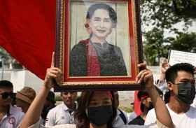 تايلاند: بورما تدرس «أمورا جيدة» في حق أونغ سان سو تشي 