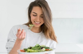 أطعمة يجب تضمينها في نظامك الغذائي 