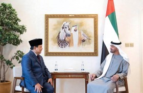 محمد بن زايد يتسلم رسالة خطية من الرئيس جوكو ويدودو خلال استقباله وزير الدفاع الإندونيسي