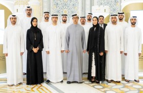 منصور بن زايد يستقبل وفد مركز الإمارات للدراسات والبحوث الإستراتيجية