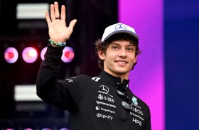 أنتونيلي «على وشك البكاء» بعد باكورة انتصاراته... وثنائية جديدة لمرسيدس 