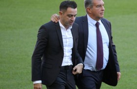  تشافي يتهم لابورتا بإفشال عودة ميسي إلى برشلونة