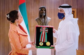 رئيس الدولة يمنح سفيرة المكسيك وسام الاستقلال من الطبقة الأولى