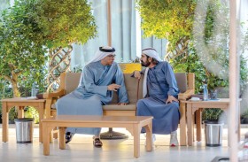 محمد بن راشد يلتقي منصور بن زايد ويبحث معه عدداً من الموضوعات والقضايا المتصلة بالشأن الوطني