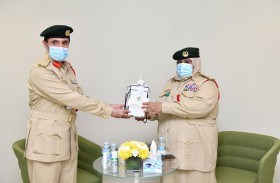 عمليات شرطة دبي تحتفي بيوم المرأة الإماراتية وتكرم المتميزات