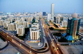 إنجاز مشاريع شبكة الطرق الداخلية والخدمات في عدد من المناطق بالفجيرة