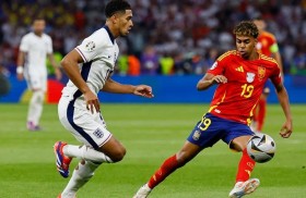 الألقاب الكبرى تعاند الأنكليز موطن كرة القدم 