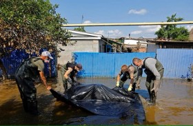 زيلينسكي: روسيا تخفي جثث ضحايا انهيار سد كاخوفكا 