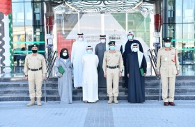 الفريق المري يكرّم شركاء شرطة دبي بـ«ميدالية السعادة»