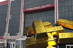 موظف يسرق 75 كيلو ذهبا وفضة 