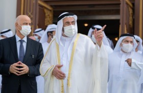 حاكم الشارقة يتفقد سير العمل في مشروع توسعة جامعة خورفكان