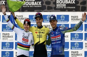 «الإمارات للدراجات» ثانيا في سباق «باريس-روبيه»