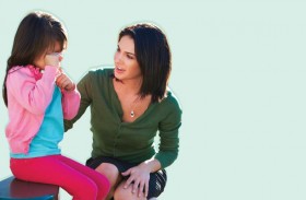 هذه الطريقة المثالية في الحديث مع طفلك تقوي بنيته النفسية