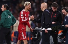  سلوت يدعم إيكيتيكيه للتعافي من إصابته الخطيرة