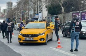 تطعن سائق تاكسي في الشارع