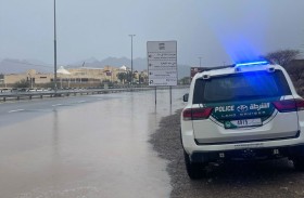 شرطة حتا تعزز وجود دورياتها قرب مجاري الأودية والمناطق الجبلية