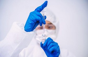 كم من الوقت يحتاج لقاح كورونا حتى يأخذ مفعوله؟
