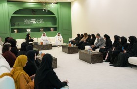 الأرشيف والمكتبة الوطنية يستهل مبادرة «المجالس الثقافية» بمناقشة كتاب يوثق مسيرة تعليم المرأة في الإمارات