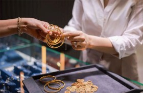 عرائس لبنان يلجأن إلى «استئجار الذهب»