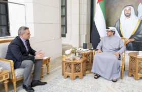 منصور بن زايد يستقبل السفير التركي