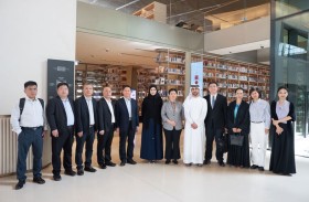 الشارقة وشاندونغ تناقشان تعزيز التعاون في القطاعات الحكومية والتنموية