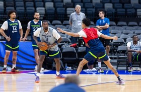 دالاس مافريكس ومينيسوتا تمبروولفز يستكملان استعداداتهما للمواجهة الأولى التي تستضيفها العاصمة الإماراتية  