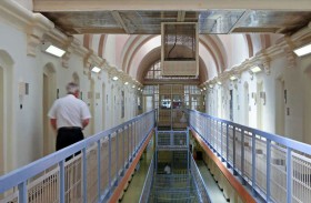 بريطانيا .. الإفراج عن سجينين بالخطأ 