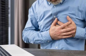 بينما كان يمازح زملاءه.. وفاة صادمة لصحفي