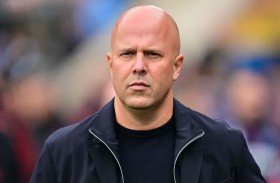 استقالة سلوت على مكتب ليفربول.. والإعلان الرسمي خلال أيام