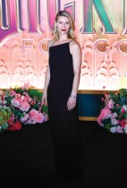 الممثلة الأمريكية كلير دينز لدى حضورها العرض الأول لفيلم  Wicked: For Good  في مركز لينكولن للفنون المسرحية في نيويورك. ا ف ب