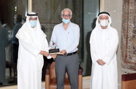 ندوة الثقافة والعلوم تكرم مسيرة فنان