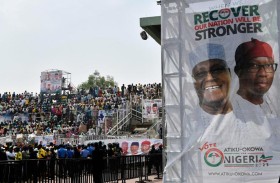 شح السيولة النقدية يضع انتخابات الرئاسة النيجيرية على المحك