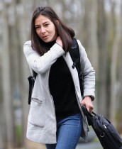 المهاجمة الفرنسية كلارا ماتيو لدى وصولها إلى كليرفونتين إن إيفلين كجزء من استعدادات الفريق لمباريات كرة القدم الودية القادمة حيث ستلعب فرنسا ضد كولومبيا في 7 أبريل وضد كندا في 11 أبريل. ا ف ب