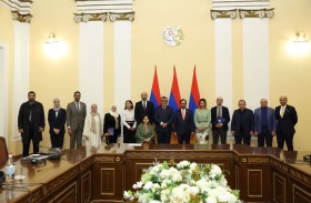 وفد الوطني الاتحادي يعقد جلسة مباحثات مع مجموعة الصداقة البرلمانية الأرمينية الإماراتية