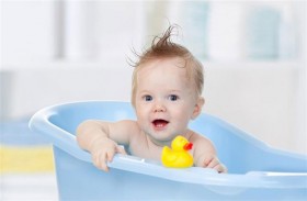 كم مدة استحمام الرضيع؟ وكيف تحمينه من الموت المفاجئ؟