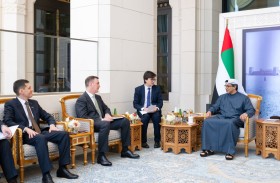 منصور بن زايد يبحث مع نائب رئيس الوزراء الروسي تعزيز التعاون بين البلدين
