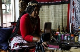 المعالجون التقليديون يتحولون إلى العالم الافتراضي