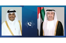 عبدالله بن زايد ورئيس مجلس الوزراء وزير خارجية قطر يتبادلان هاتفيا التهنئة بمناسبة استئناف العمل في سفارتي البلدين
