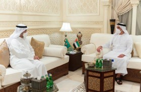 سيف بن زايد يستقبل أمين عام مجلس التعاون الخليجي