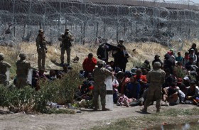 قاض في تكساس يعتبر طرد ترامب للمهاجرين غير مشروع 