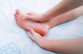 تغيرات في قدميك قد تدل على  ارتفاع نسبة السكر في الدم!