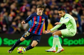 حصاد الدور الأول .. دفاع برشلونة يكسب الرهان في سباق الصدارة بالدوري الإسباني 