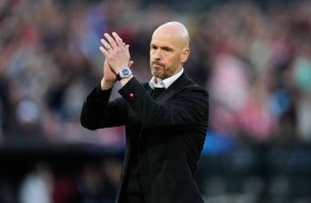 تن هاغ يبدأ حملة بناء مانشستر يونايتد