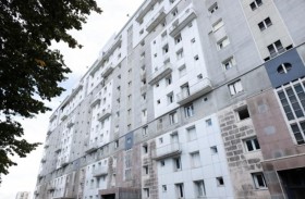 طفل ينهض سليماً بعد سقوطه من الطابق الـ16