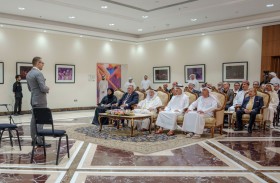 سلطان القاسمي يلتقي طلبة كلية الموسيقى في أكاديمية الشارقة للفنون الأدائية