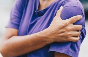 «ألم الكتف» قد يكشف مرضًا خطيرًا في الكبد