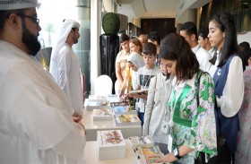 دائرة الثقافة في الشارقة تهدي إصداراتها من روايات وقصص وشعر إلى أطفال البرلمان العربي 