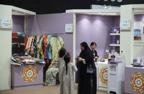 «العين للرطب» يمزج بين عراقة السوق التراثي والأنشطة الرقمية التثقيفية للأطفال