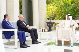 حاكم رأس الخيمة يستقبل سفير دولة إسرائيل