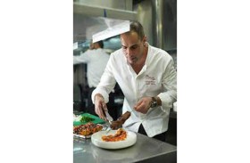 طباخ عربي يدخل النكهة اللبنانية إلى هونغ كونغ